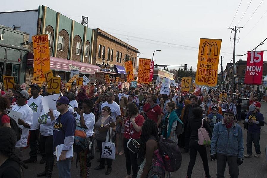 Democratic Presidential Candidates Get $15 Minimum Wage Wrong